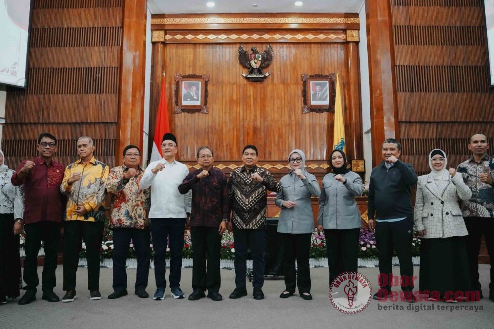 Komisi VIII DPR RI dan Pusat Serahkan Bantuan, Gubernur Koster dan Warga Bali Sampaikan Terima Kasih