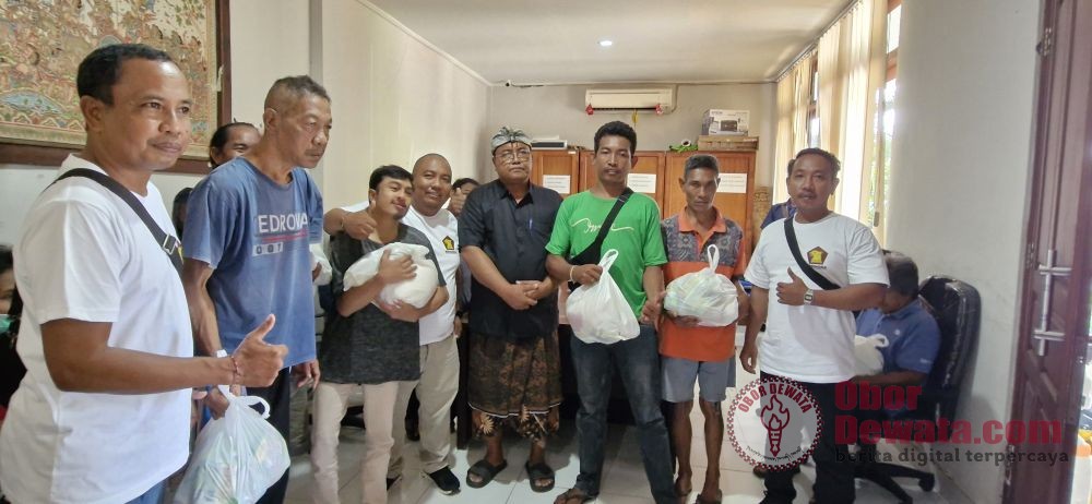 Rangkaian HUT Gerindra ke-18, Ketut Ngurah Aryawan Gelontorkan Paket Sembako di Padangsambian Kaja Denpasar