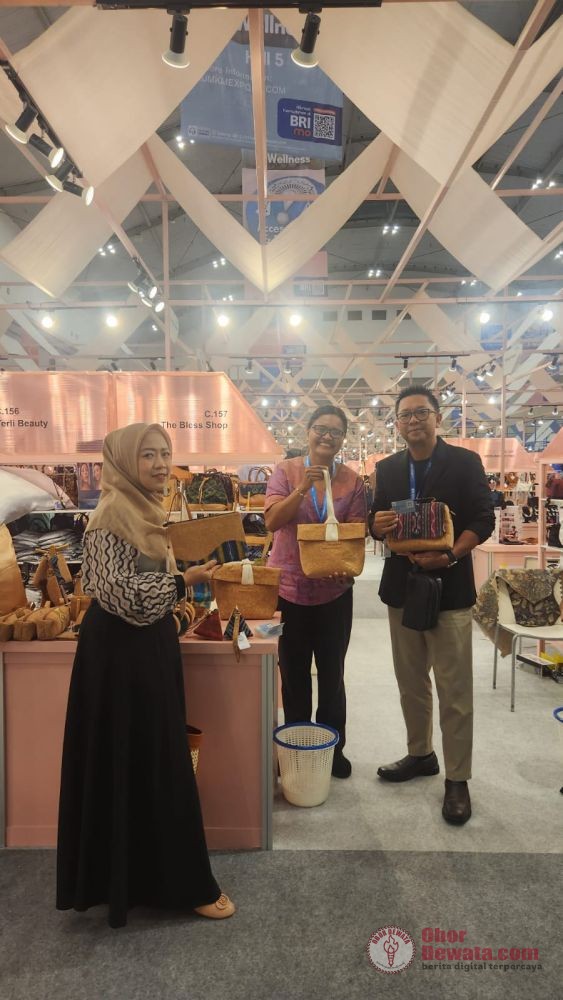 Serhalawan Meliza Fransisca Sukses Kembangkan Kerajinan Ramah Lingkungan