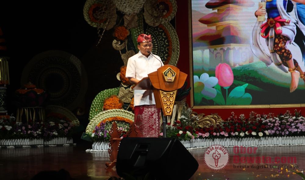 Gak Pake Lama, Gubernur Koster Langsung Bentuk Satgas Penanganan Sampah di Pantai Kuta