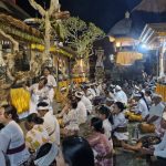 Indahnya Berdoa di Pura Santi Kawitan I Ratu Ngurah Agung Pasek Pasek Bandesa Panca Sanak Sapta Murti Tanpa Sampah Plastik