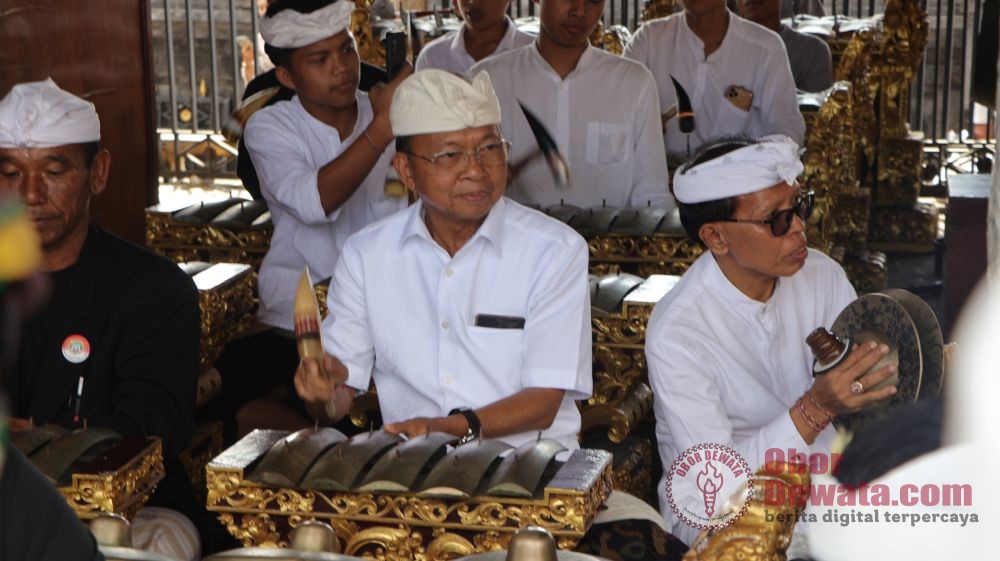 Penyineban IBTK 2026 di Pura Agung Besakih Resmi Ditutup, Gubernur Bali Turut Ngayah Megambel
