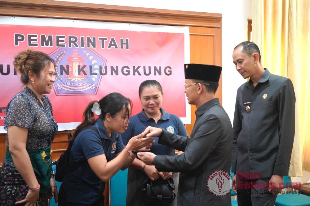 Dari Klungkung ke Turki: Bupati Satria Lepas PMI dengan Pesan ‘Pulang Bawa Kesuksesan’