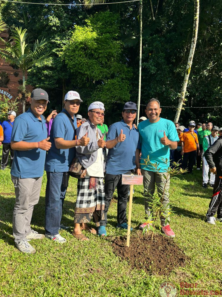 Sambut HUT ke-64, Bank BPD Bali Cabang Ubud Implementasikan Tri Hita Karana Lewat Aksi Hijau Bersama LPD