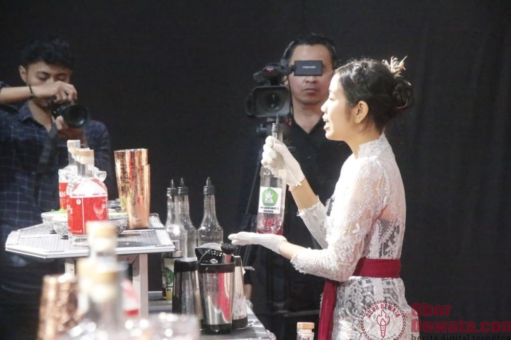 Ketika Arak Bali Naik Kelas di Tangan Bartender Muda, Srikandi yang Mendominasi Diajang Mixologi Arak Bali