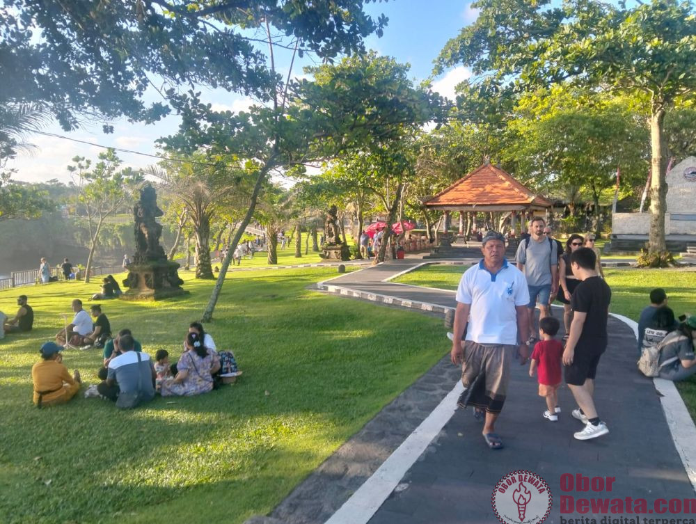 DTW Tanah Lot Tetap Jadi Primadona Wisata Bali di Tengah Tekanan Ekonomi
