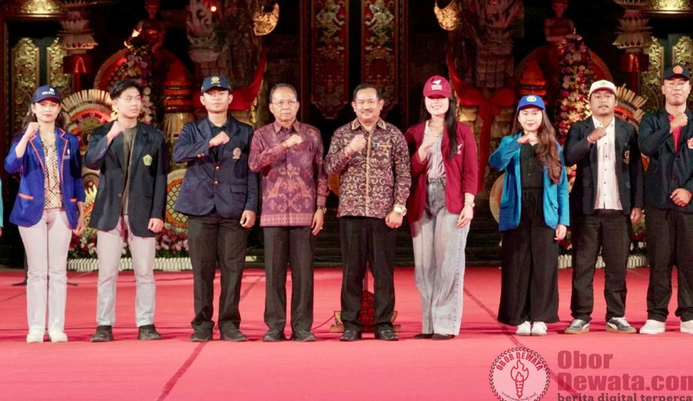 Gubernur Koster Libatkan 12.942 Mahasiswa Bangun Desa, Perkuat Program Desa Kerthi Bali Sejahtera