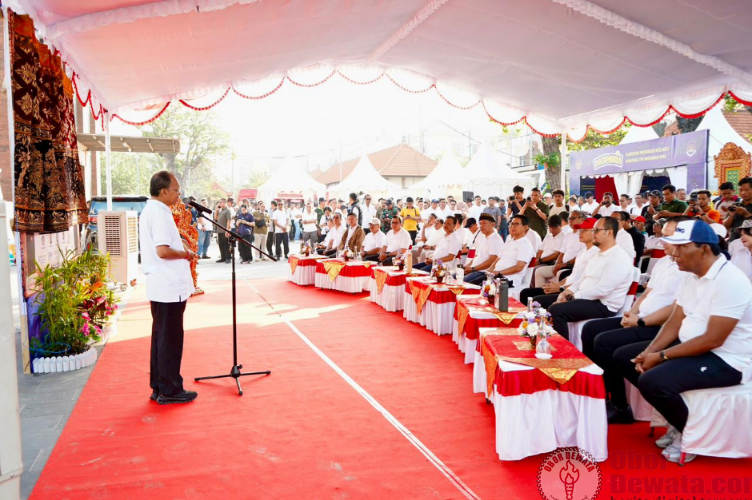Ketua DPRD Badung Anom Gumanti Hadiri Korve Kebersihan dan Bazar Pelayanan Publik Kejati Bali 2026