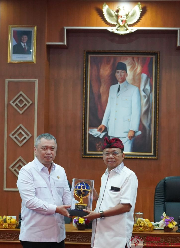 Menhub dan Gubernur Koster Bahas Revitalisasi Pelabuhan Celukan Bawang hingga Program Water Taxi
