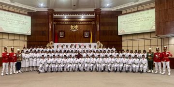 Gubernur Koster Kukuhkan 72 Anggota Paskibraka