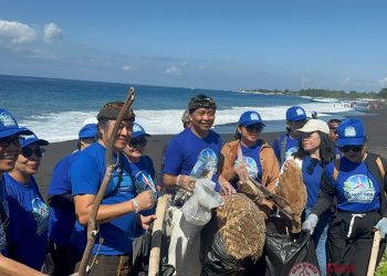 HUT ke-25, Demokrat Pilih Bersihkan Goa Lawah Ketimbang Sekadar Seremoni