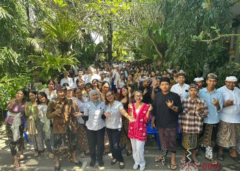 Lawan Kanker di Usia Dini, Penyintas Kanker Ketut Cica Bersama YKI Bali Berikan Edukasi ke SMAN 1 Blahbatuh