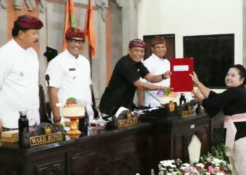 Tiga Fraksi DPRD Tabanan Sepakati Ranperda APBD 2027, Bupati Sanjaya Tekankan Pengelolaan Anggaran Berorientasi Masyarakat